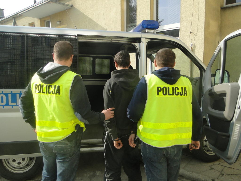 Policjanci zatrzymali fałszywych komorników
