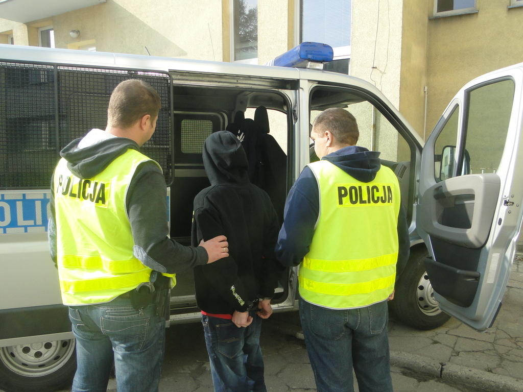Policjanci zatrzymali fałszywych komorników