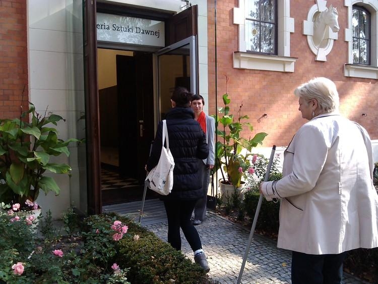 Sztuki wizualne dla niewidomych w łódzkim Pałacu Herbsta 1 Sztuki wizualne dla niewidomych w łódzkim Pałacu Herbsta