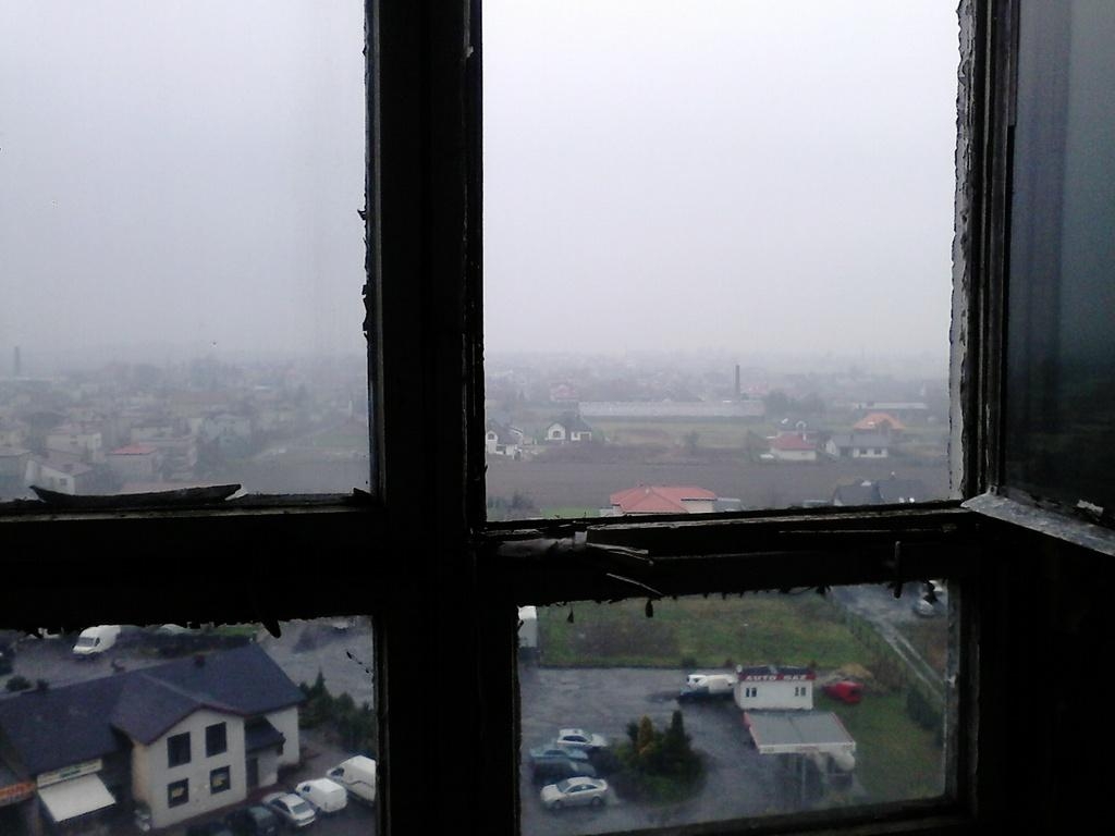 Wieluń. 10-piętrowy pustostan