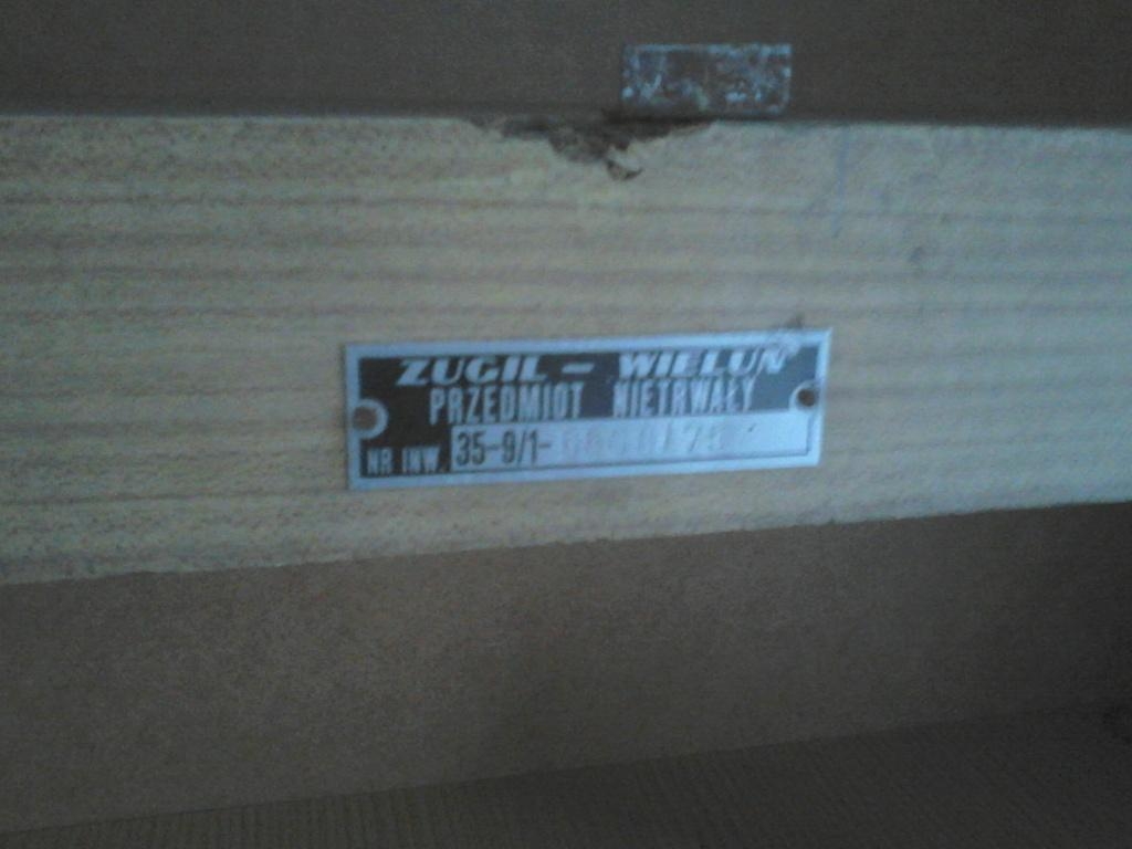 Wieluń. 10-piętrowy pustostan