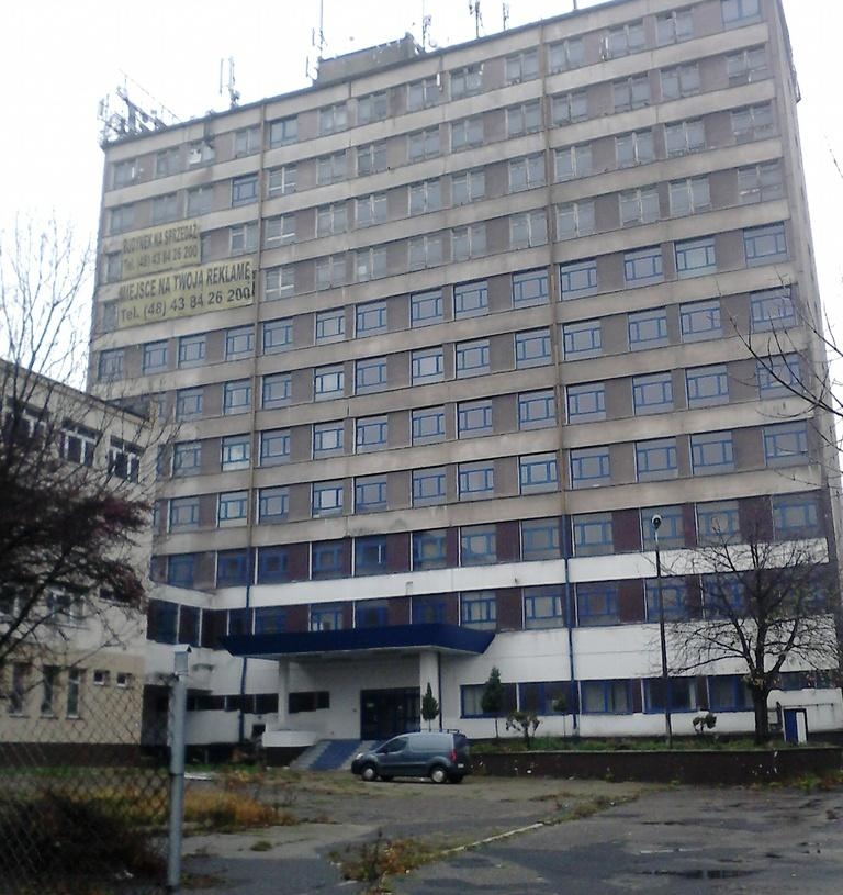 Wieluń. 10-piętrowy pustostan