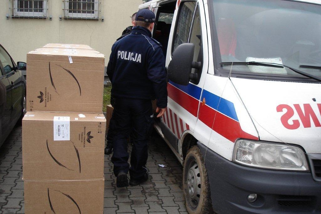 Biała Rawska. Ambulans z papierosami