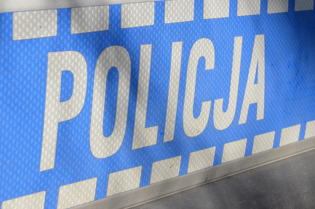 Napad na bank przy Rzgowskiej 1 Łowicz. Pijany ksiądz potrącił kobietę. Miał prawie dwa promile