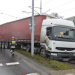 Kopcińskiego/Tuwima. TIR zablokował torowisko
