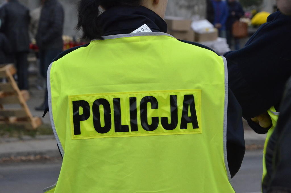 Policjanci uratowali człowieka przed zamarznięciem