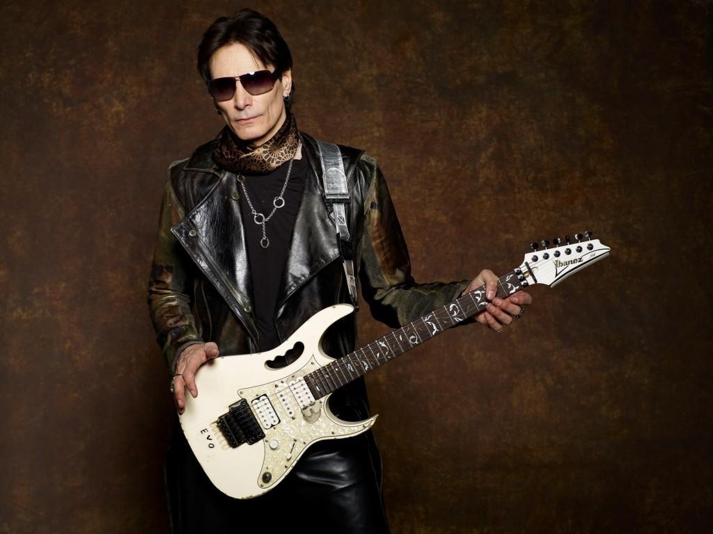 Steve Vai w Szóstej strunie świata