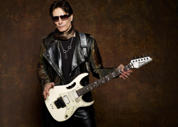Steve Vai w Szóstej strunie świata