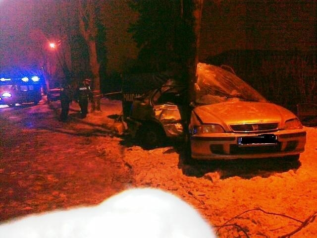 Śmiertelny wypadek na Złotnie. Nie żyje pasażerka hondy