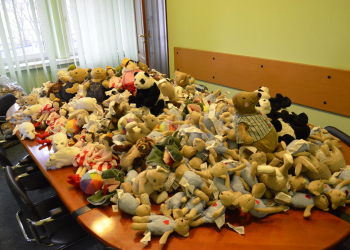 Pluszowe miśki dla dzieci w karetkach pogotowia