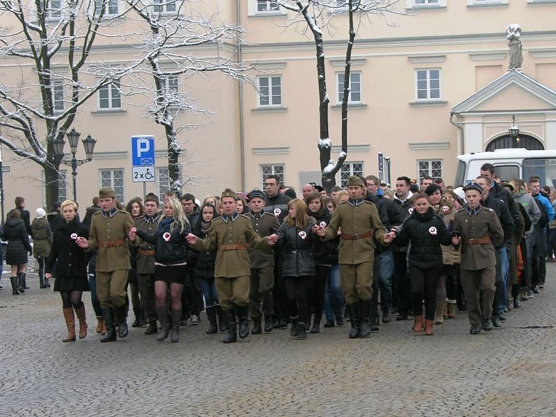 Maturzyści zatańczyli poloneza w Łowiczu