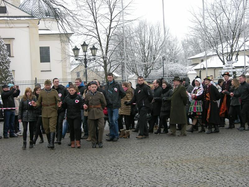 Maturzyści zatańczyli poloneza w Łowiczu