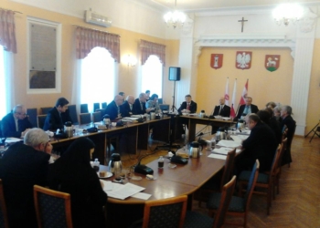 Powiat wieluński. Nie będzie kontroli ws. wydatkowania unijnych pieniędzy