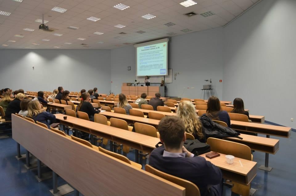 Niewielki zainteresowanie studiami wieczorowymi 1 Niewielki zainteresowanie studiami wieczorowymi