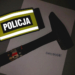 Wybił szyby w aucie za pomocą młotka
