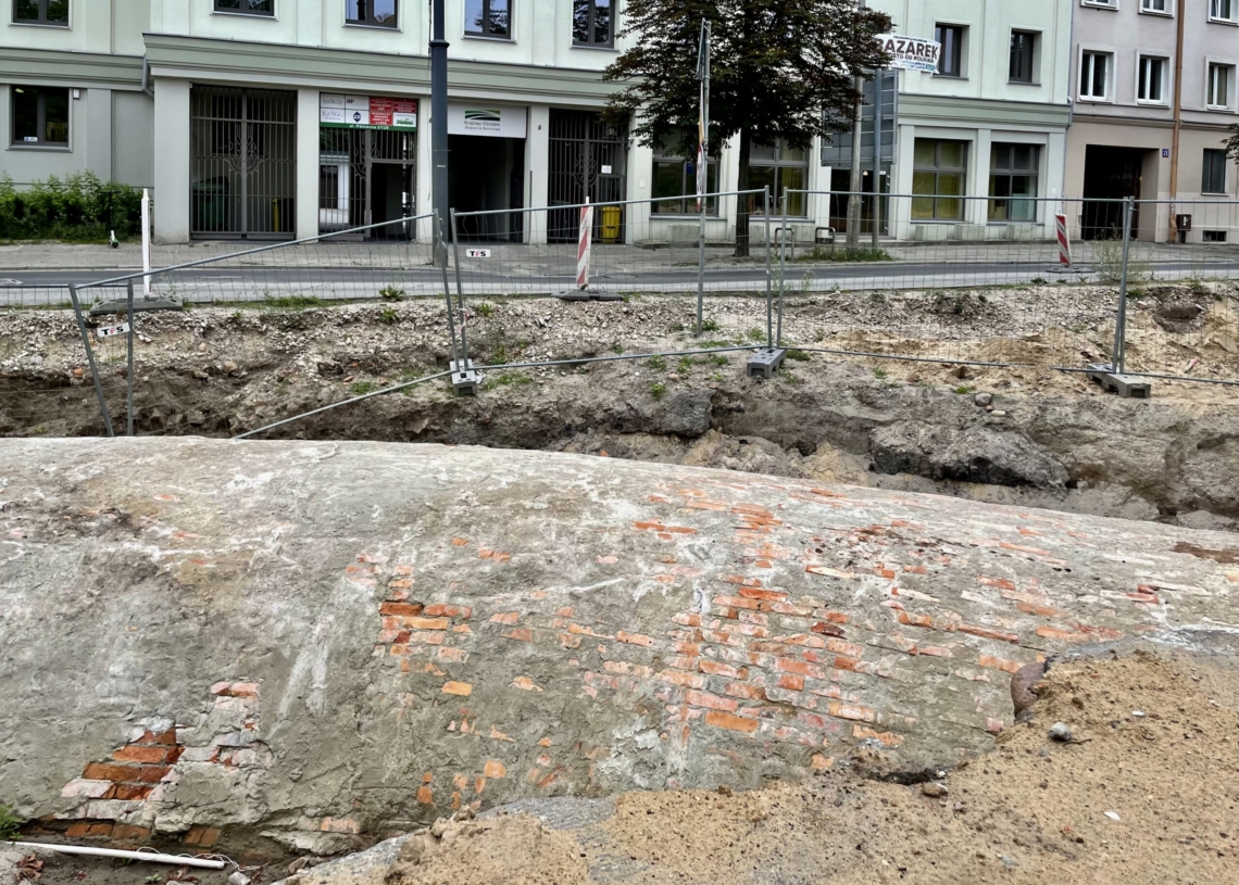 Co odkryto na Północnej, której modernizacja trwa już 6 miesięcy?