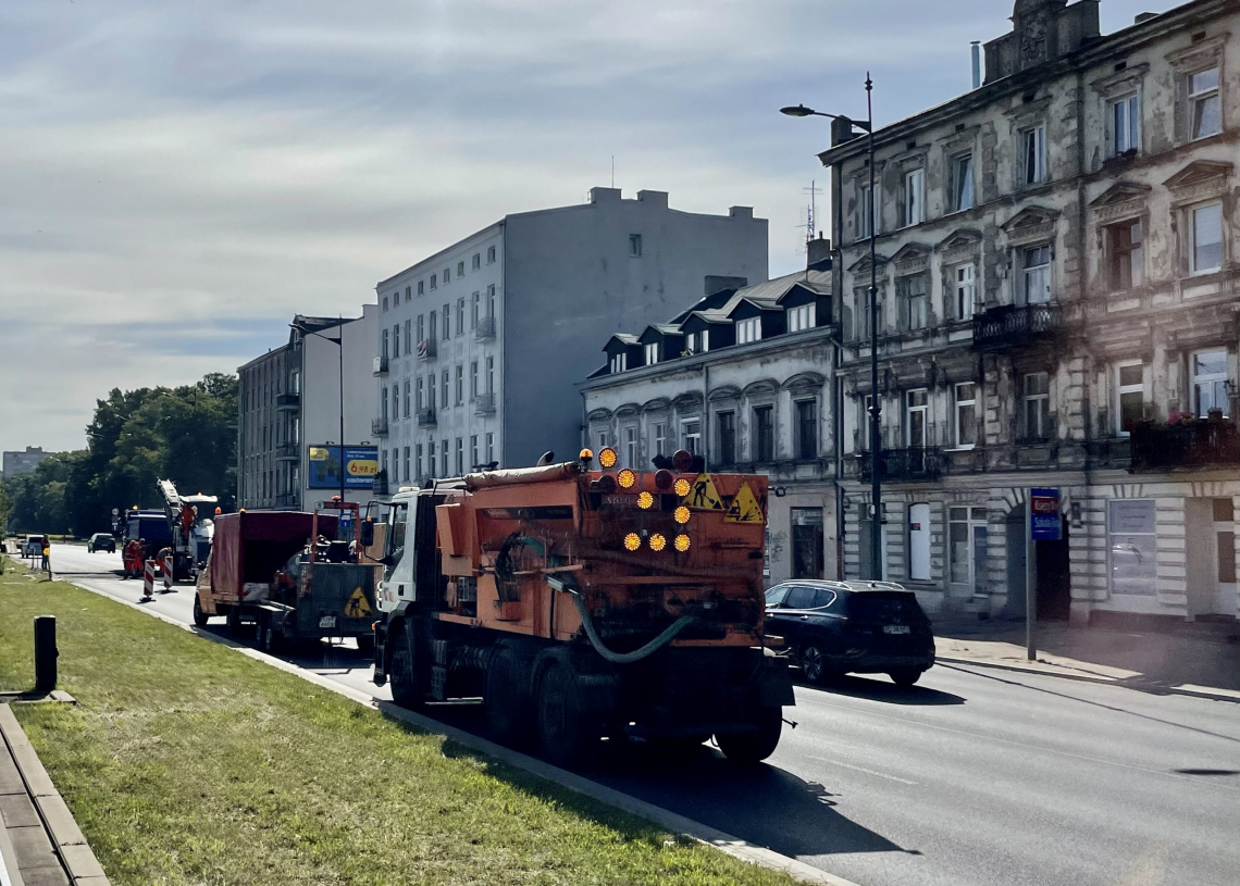 Utrudnienia na Trasie WZ. Drogowcy zajęli 2 pasy w stronę Widzewa