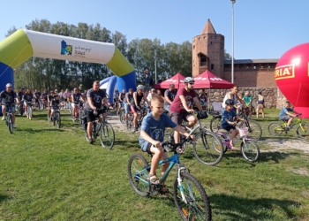 W rajdzie rowerowym w Rawie wzięło udział 800 osób