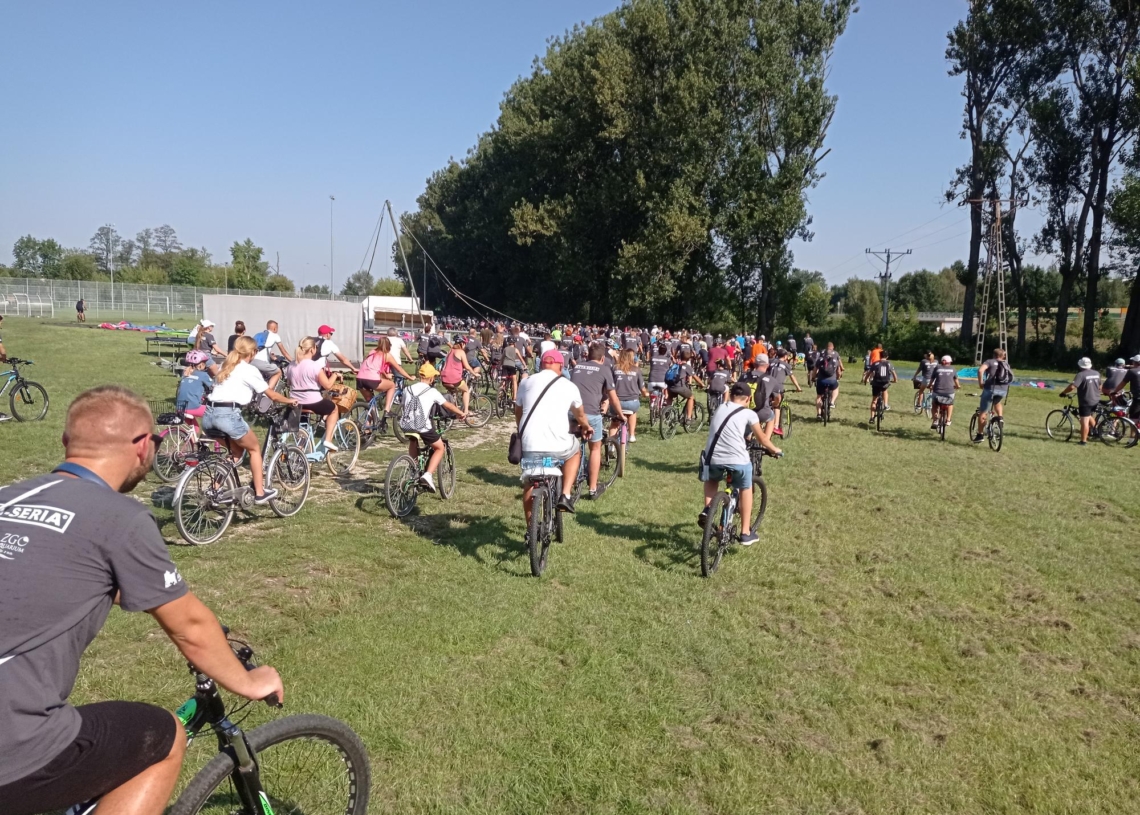 Ponad 800 osób brało udział w rawskim rajdzie rowerowym [ZDJĘCIA]