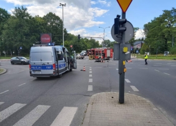 Wypadek na Zdrowiu. Zderzenie motocykla z osobówką