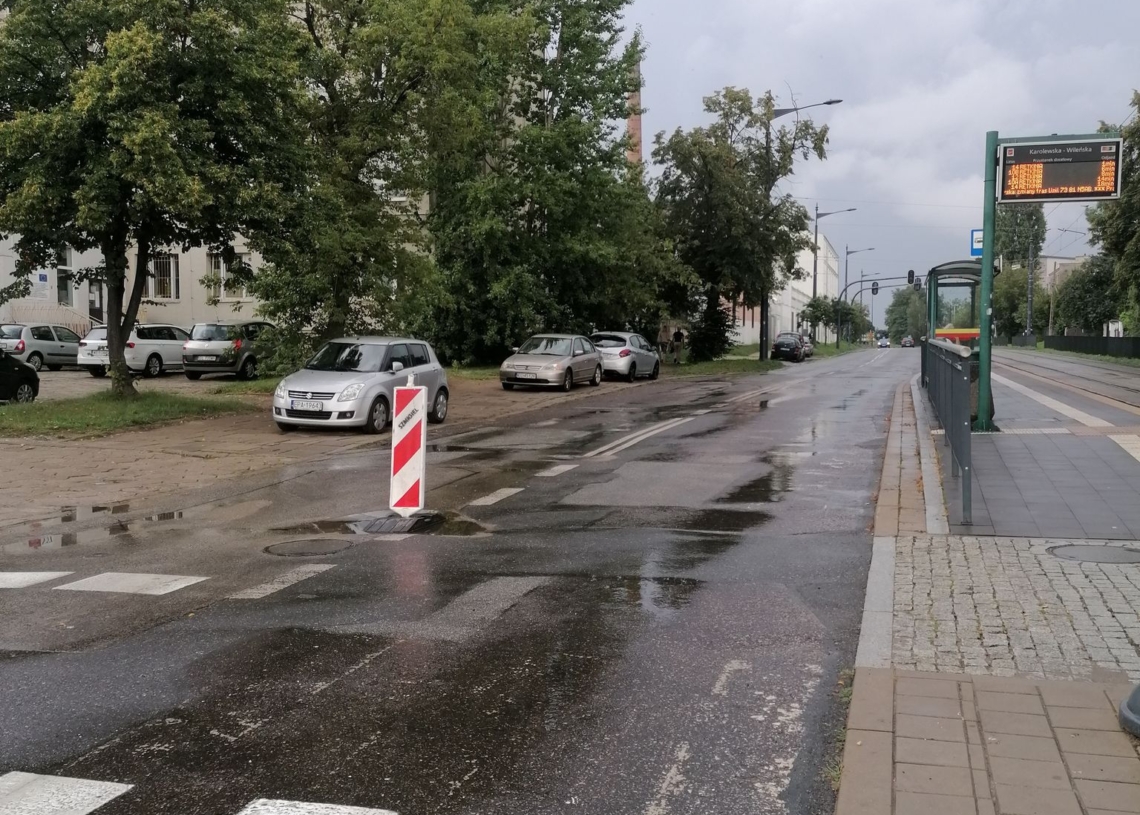 Oznakowanie na Karolewskiej wprowadza w błąd