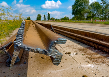 Na Przybyszewskiego rozpoczęto rozbiórkę torów