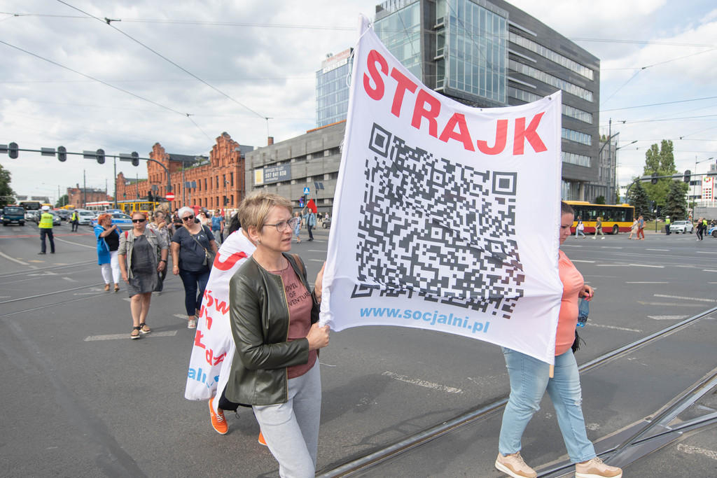 Czy strajk pracowników MOPS jest nielegalny? Sąd Okręgowy na razie zabezpieczył powództwo MOPS 1 Protest MOPS