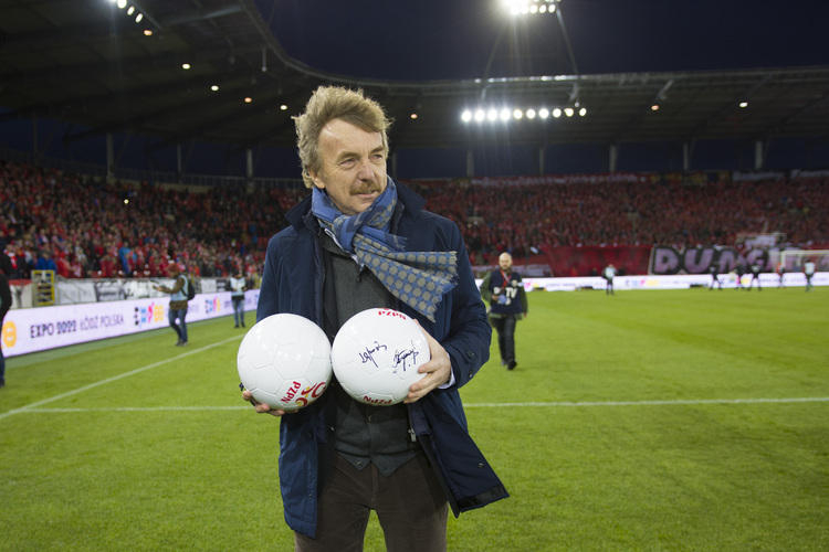 Zbigniew Boniek z tablicą w Galerii Sław Łódzkiego Sportu