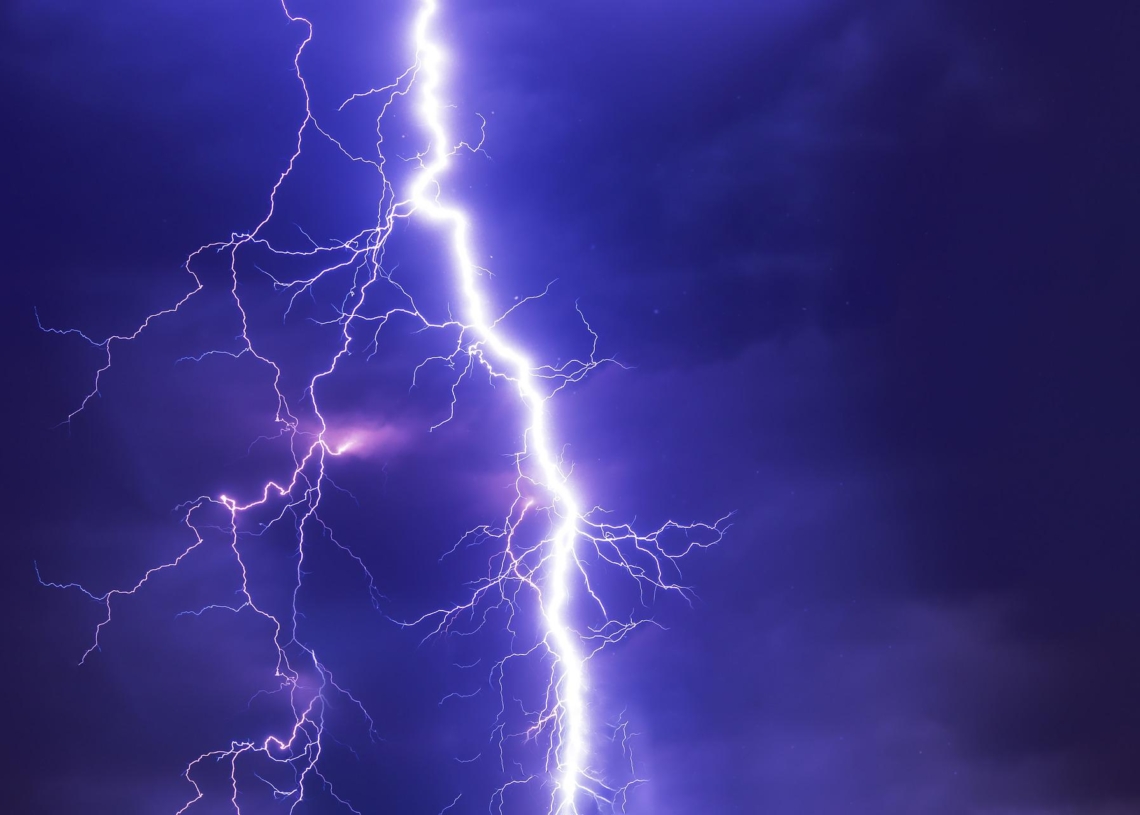 Burze z gradem Znów burze w Łódzkiem i nie tylko. IMGW wydał ostrzeżenia