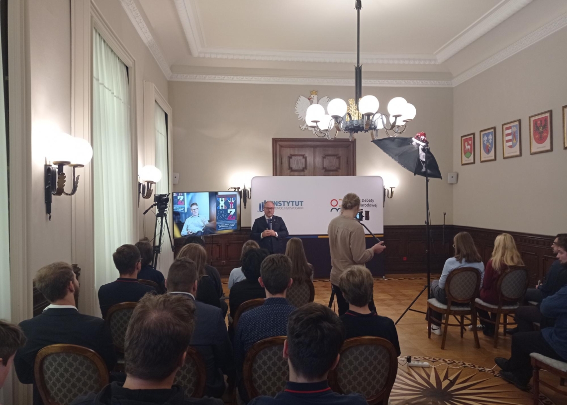 Jak zostać dyplomatą? Łódzkim studentom radził dzisiaj Szef Służby Zagranicznej. Nabór na aplikację do 15 września