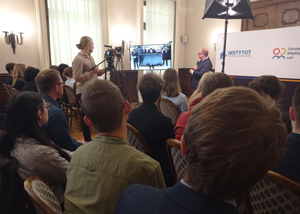 Jak zostać dyplomatą? Łódzkim studentom radził dzisiaj Szef Służby Zagranicznej. Nabór na aplikację do 15 września