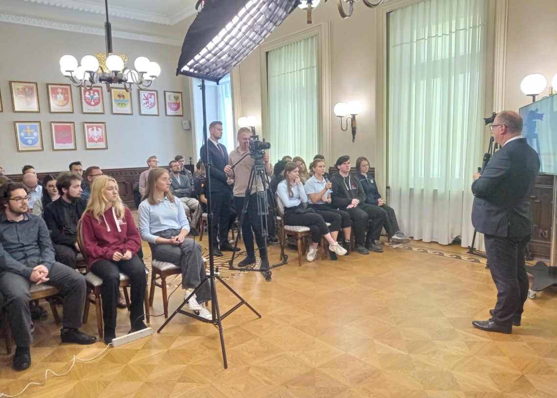 Jak zostać dyplomatą? Łódzkim studentom radził dzisiaj Szef Służby Zagranicznej. Nabór na aplikację do 15 września