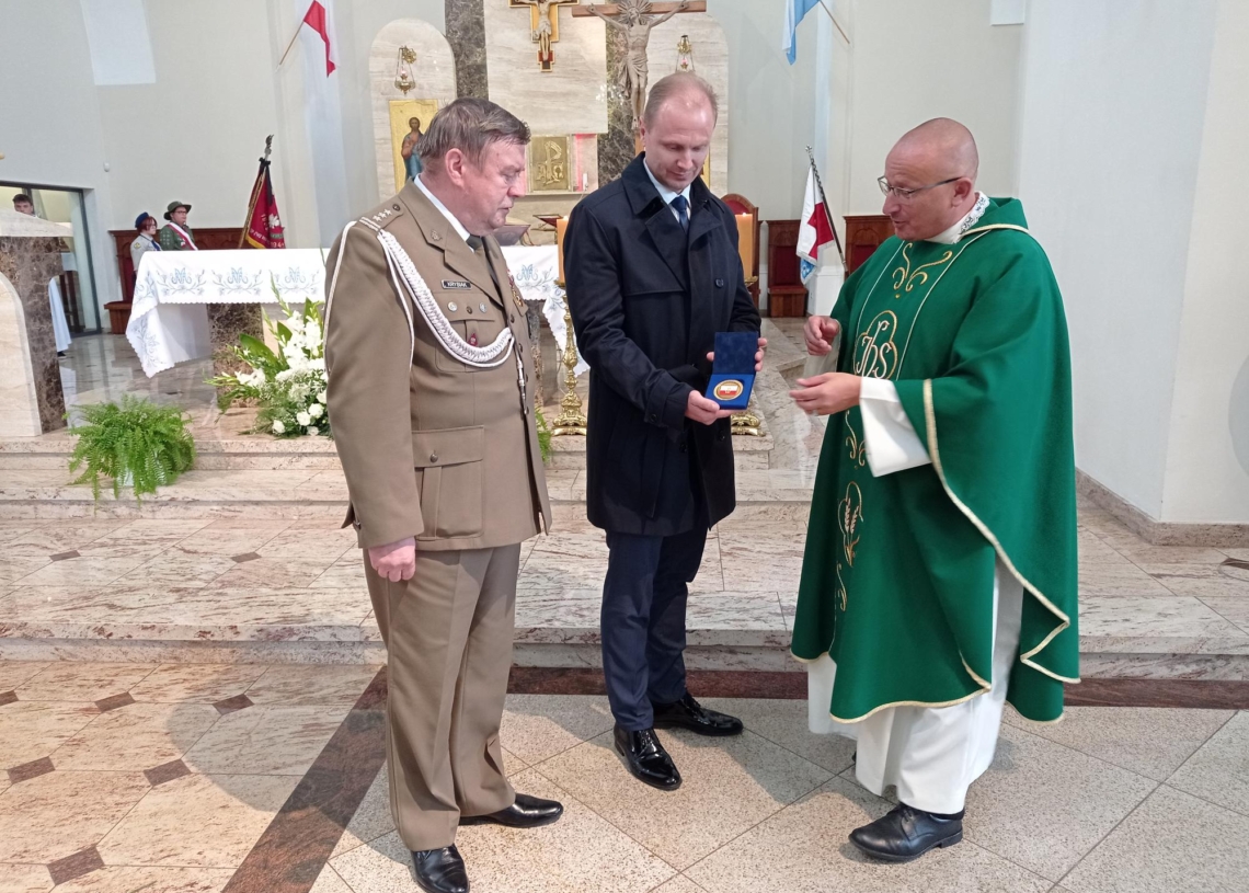 Zlot Szarych Szeregów - Msza święta i składanie kwiatów na grobach szaroszeregowców