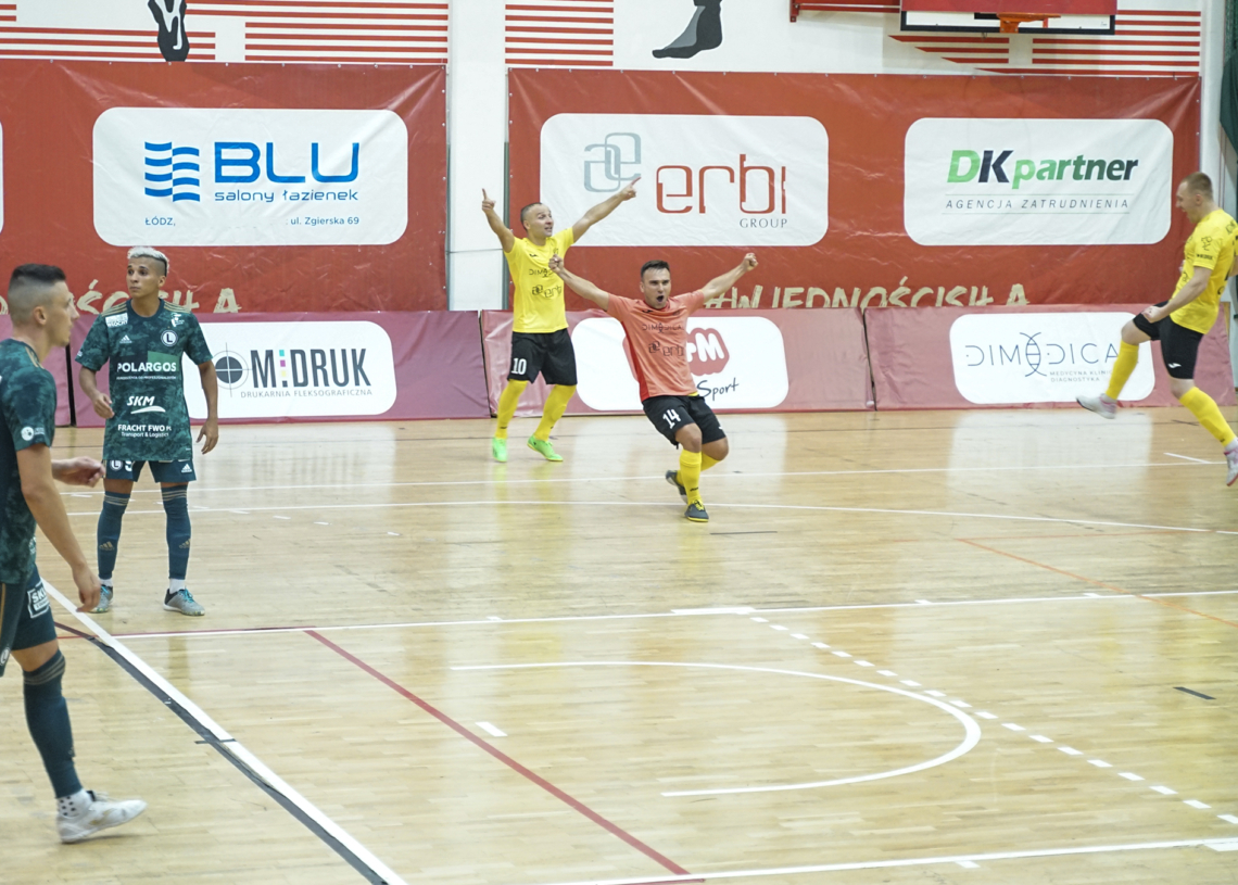 Widzew gromi Legię w meczu futsalu [ZDJĘCIA]