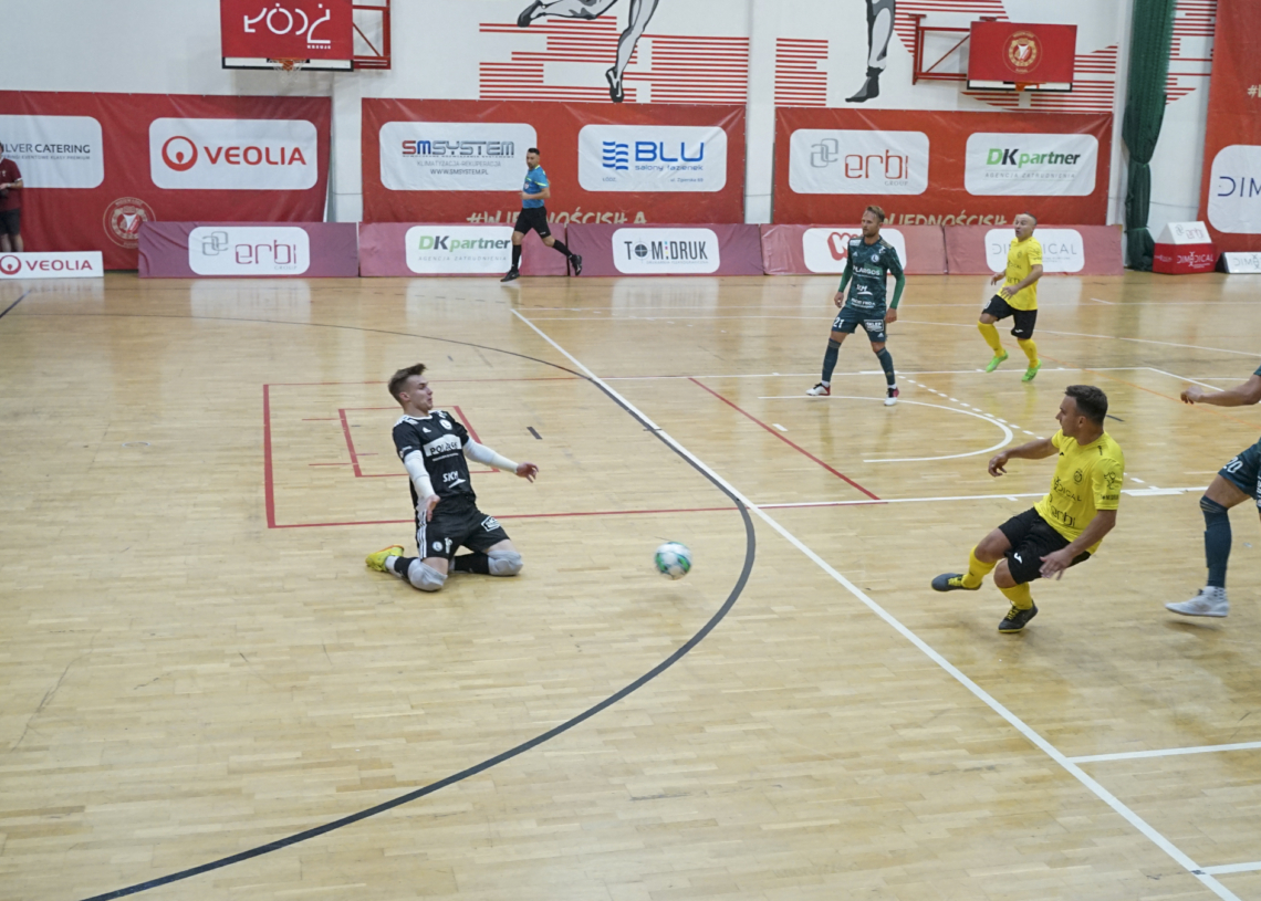 Widzew gromi Legię w meczu futsalu [ZDJĘCIA]