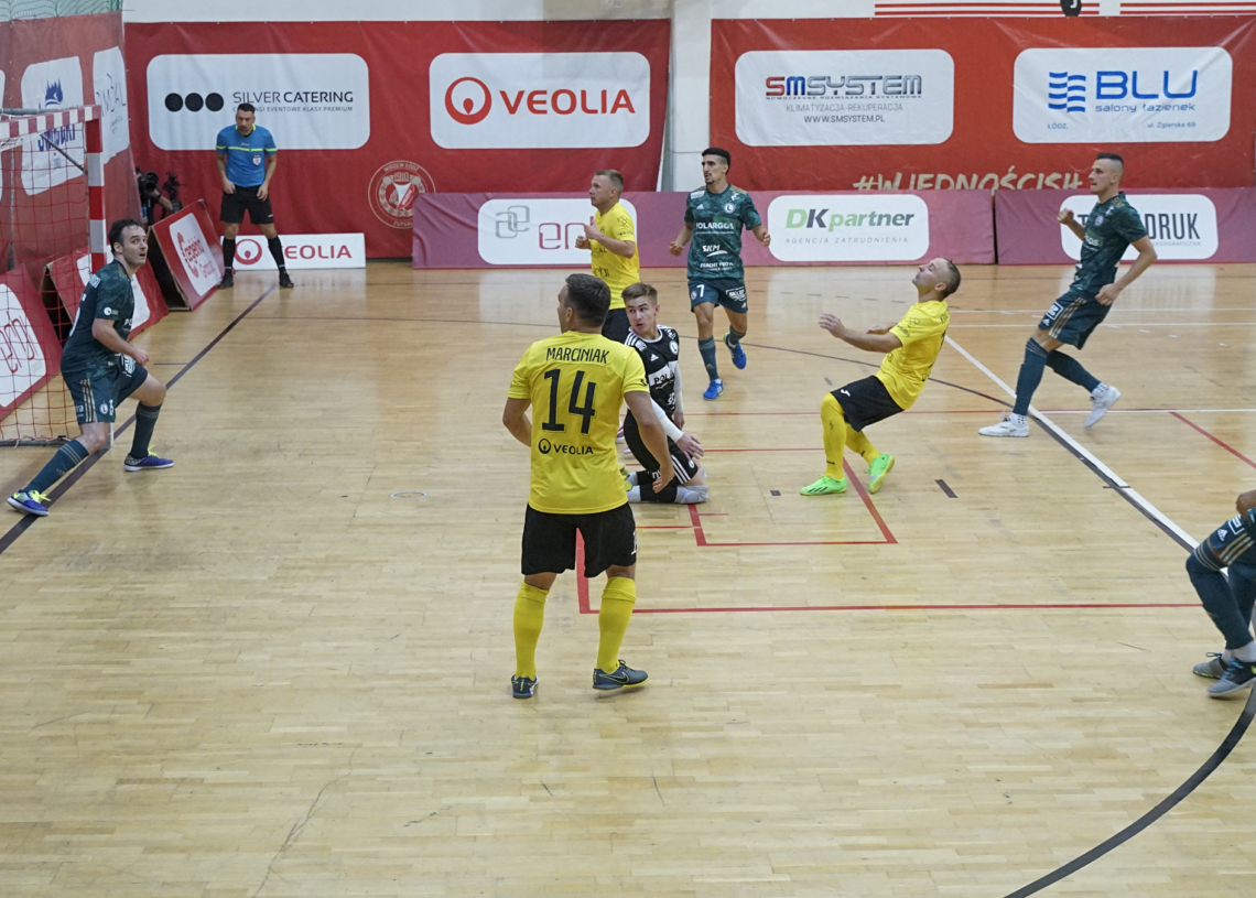 Widzew gromi Legię w meczu futsalu [ZDJĘCIA]