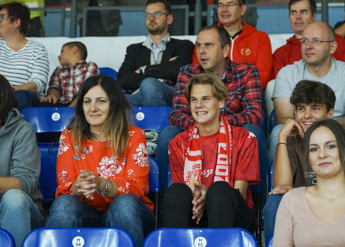 Widzew gromi Legię w meczu futsalu [ZDJĘCIA]