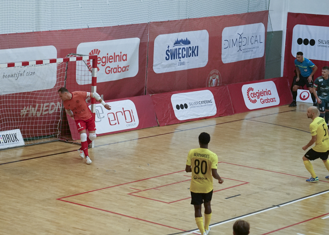 Widzew gromi Legię w meczu futsalu [ZDJĘCIA]