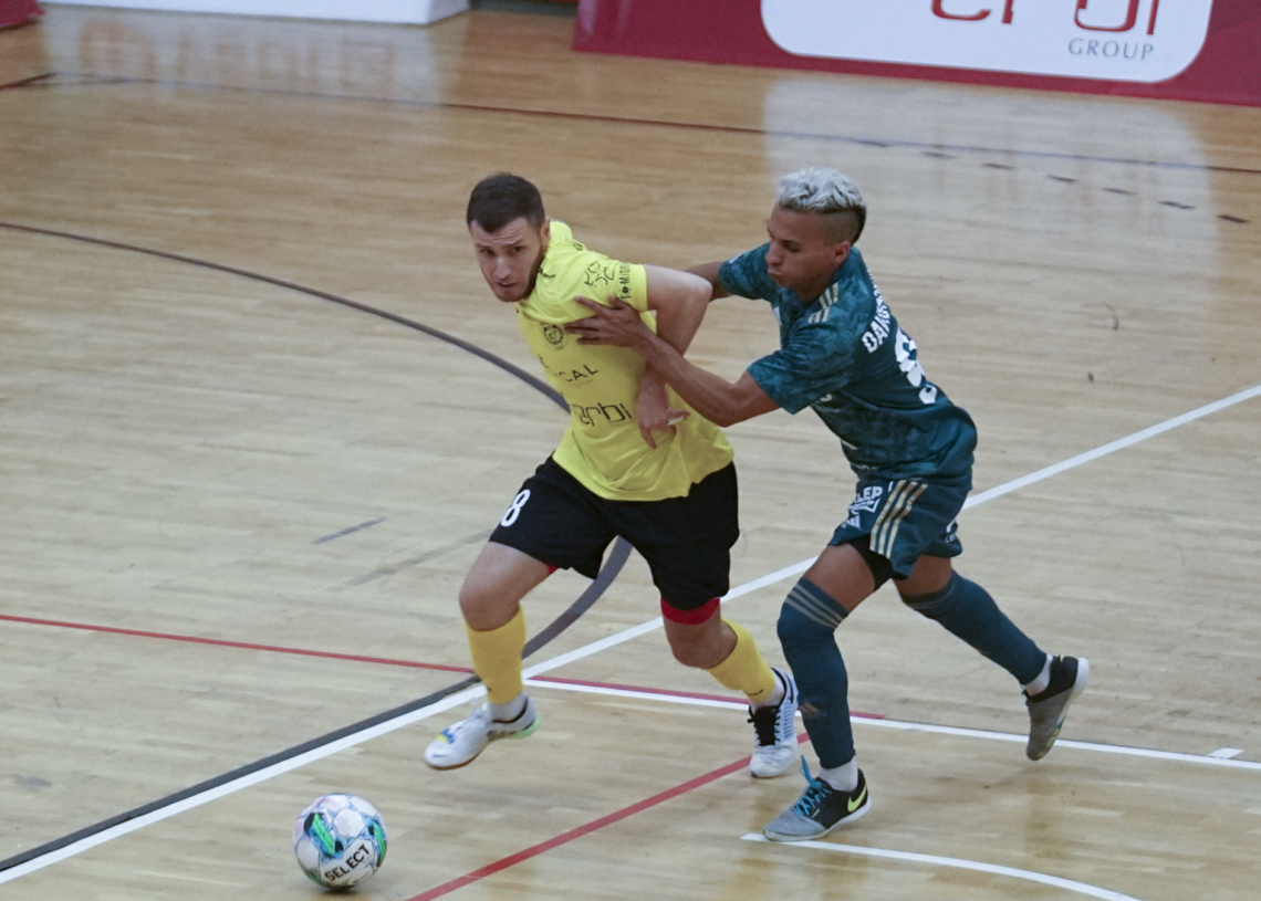 Widzew gromi Legię w meczu futsalu [ZDJĘCIA]