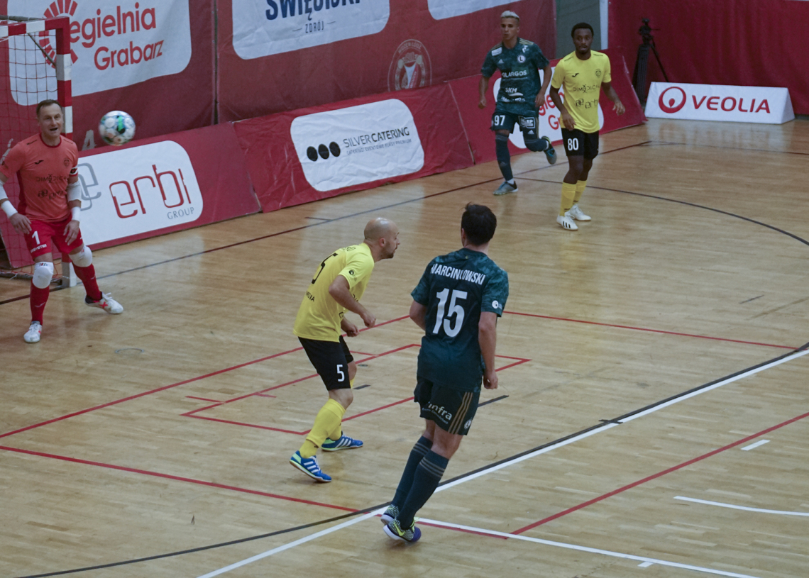 Widzew gromi Legię w meczu futsalu [ZDJĘCIA]