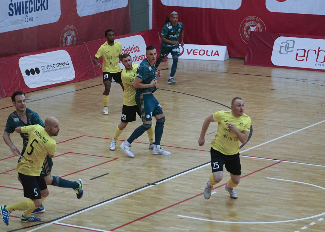 Widzew gromi Legię w meczu futsalu [ZDJĘCIA]