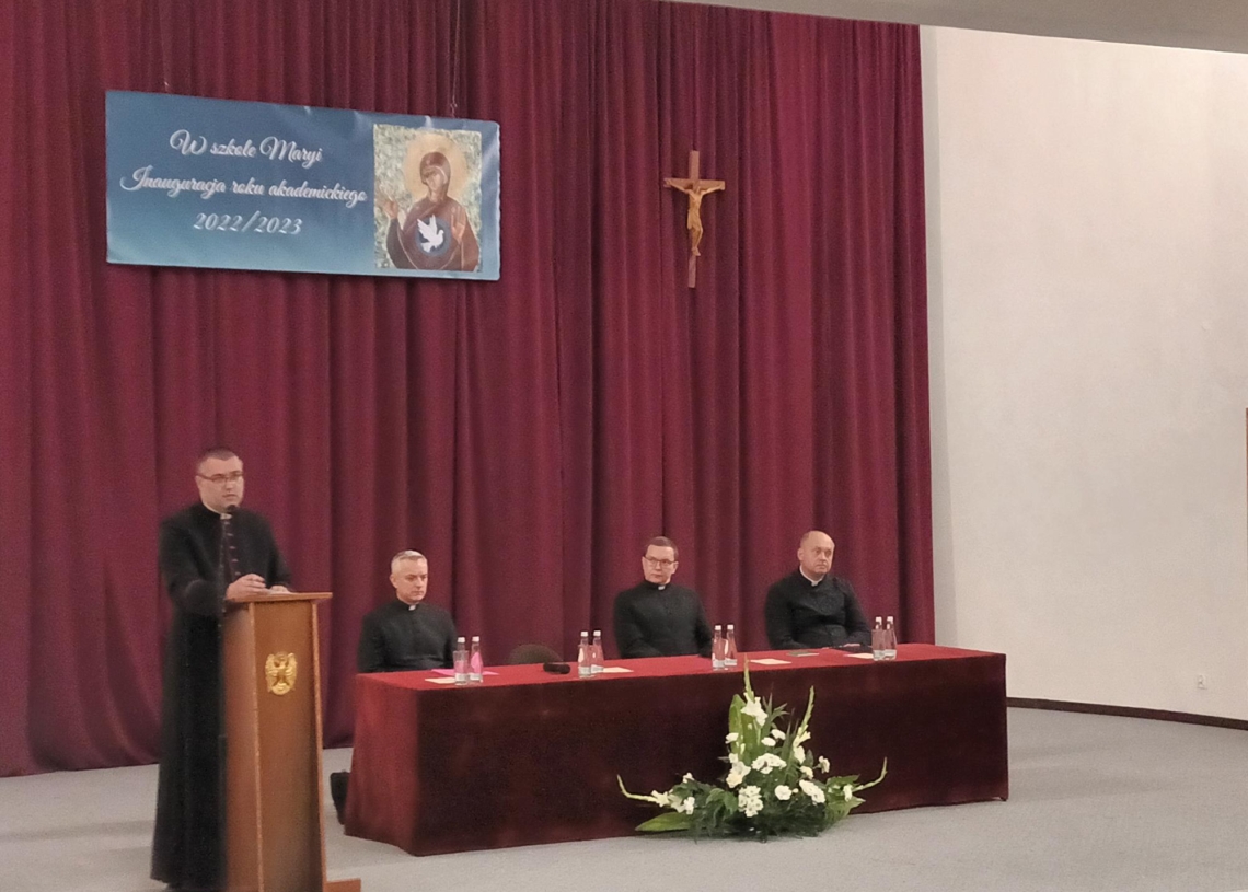 Wyższe Seminarium Duchowne w Łowiczu przestanie istnieć? 1 Wyższe Seminarium Duchowne w Łowiczu