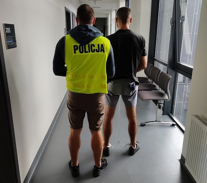 15 lat więzienia grozi złodziejowi za zrywanie łańcuszków