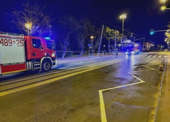 Rozbite porsche w Konstantynowie. Kierowca miał ponad 1,6 promila, zatrzymał się na słupie 1 Rozbite porsche w Konstantynowie. Kierowca miał ponad 1,6 promila, zatrzymał się na słupie
