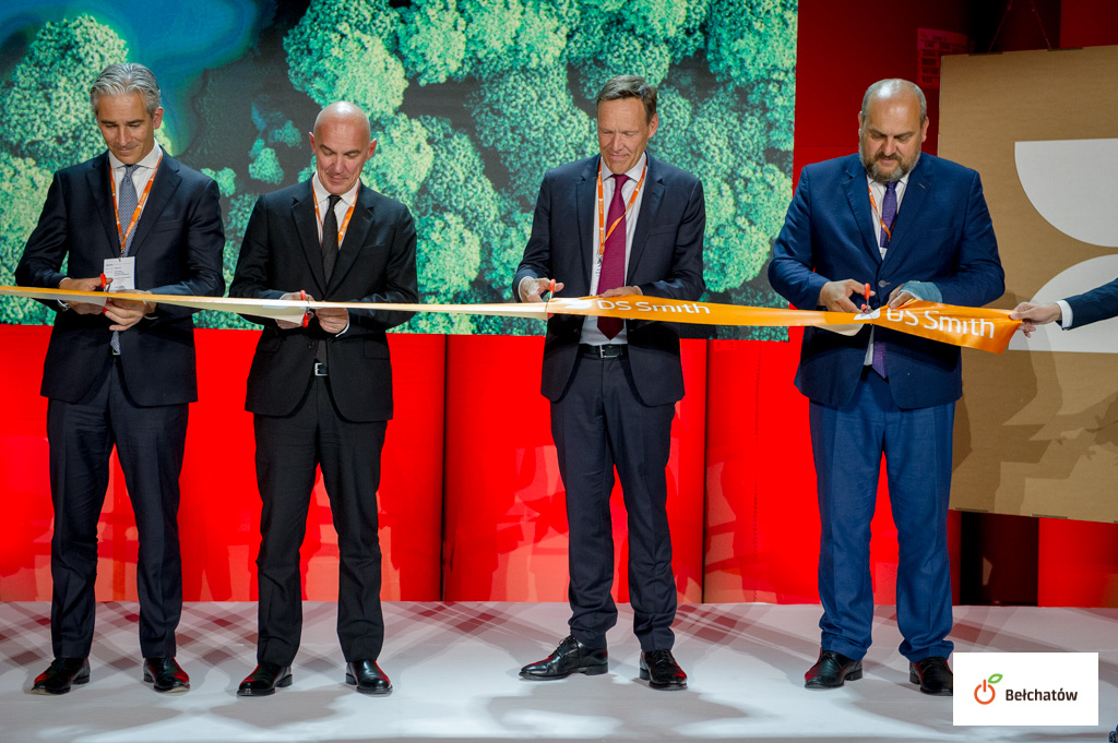 Nowoczesna fabryka ekologicznych opakowań tekturowych otwarta w Bełchatowie. Powstało w niej 200 miejsc pracy 1 Fabryka ekologicznych opakowań tekturowych w Bełchatowie otwarta