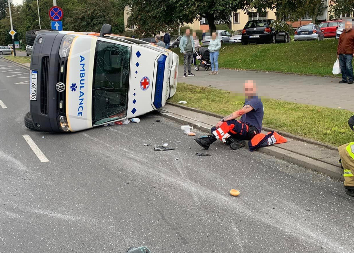 Wypadek z udziałem karetki