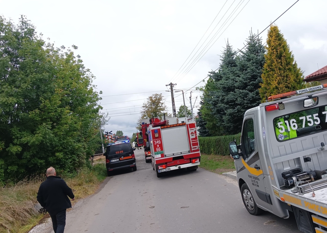 Wypadek na przejeździe kolejowym w Longinówce. Jedna osoba ranna
