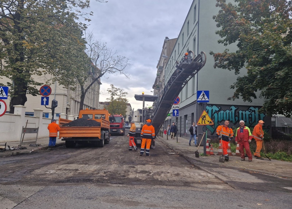 Remont Paradnej miał się rozpocząć 28 września. Natomiast na Zamenhofa sporo drogowców