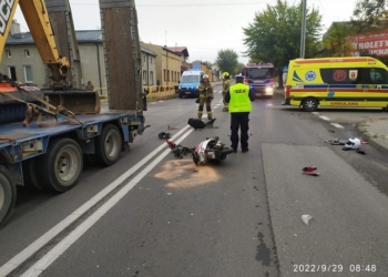 Wypadek w Aleksandrowie Łódzkim. Skuter zderzył się z ciągnikiem 7 Wypadek w Aleksandrowie Łódzkim