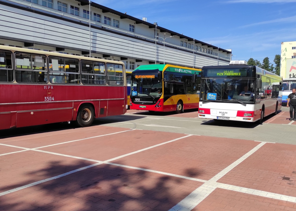 44. Dni Pabianic. Parada autobusów